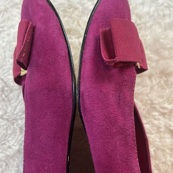 Vintage 80s Sutton Plaza magenta suede bow tow flats, 9 - Picture 9 of 10